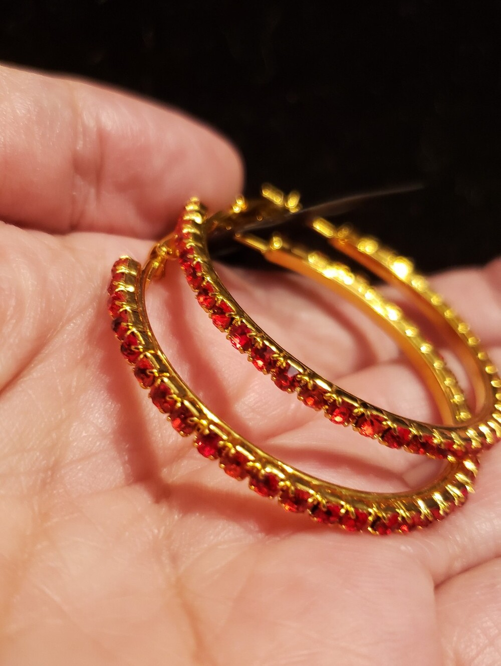 NEW 9KYGF 1.5" Red Jeweled Hoops W/ Easy To Use Lever Backs. Not Too Big, Classy